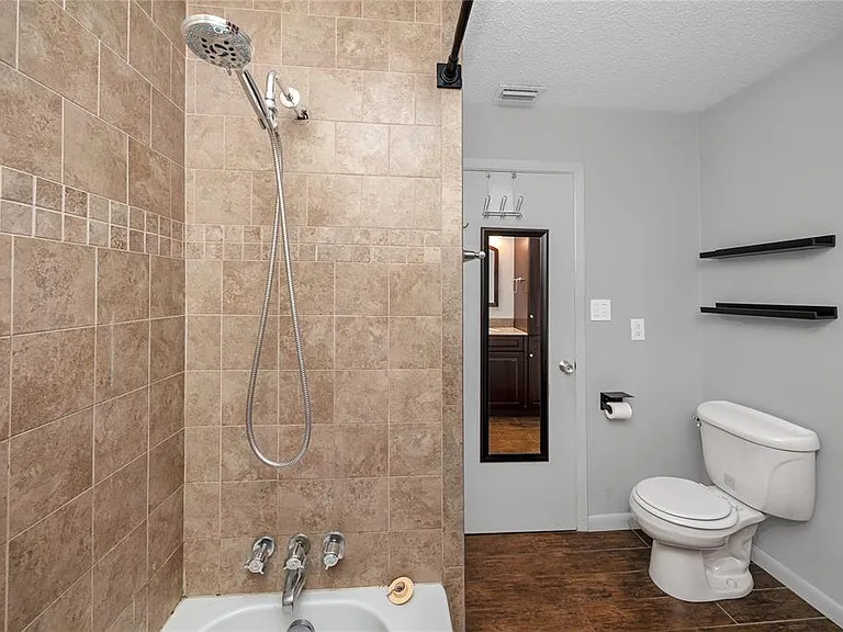 2260 Harn Blvd — Photo 24