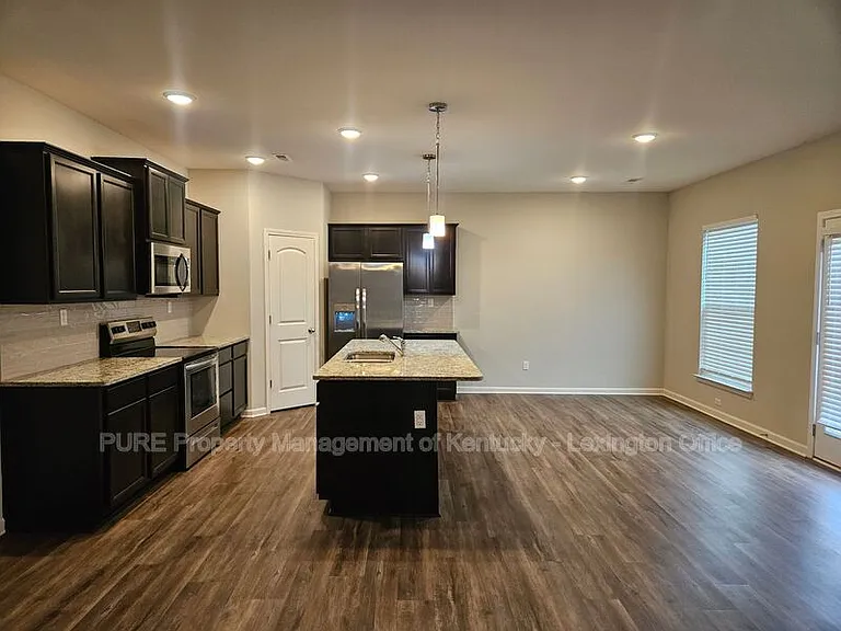 121 Forester Ct — Photo 10