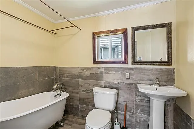 1611 Hollygrove St — Photo 10