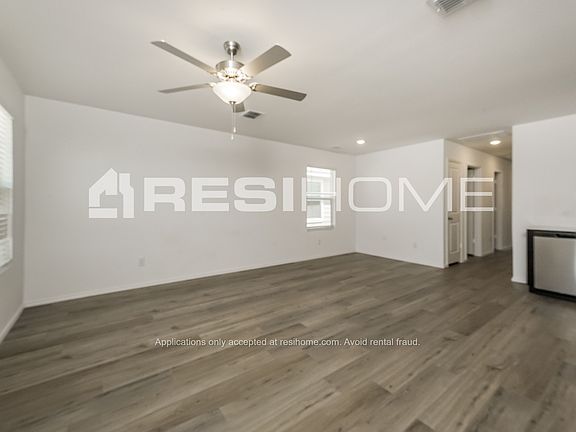 3rd image of 404 N Village Dr