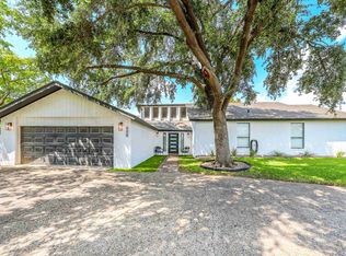 406 Saint James Dr, Laredo, TX 78041