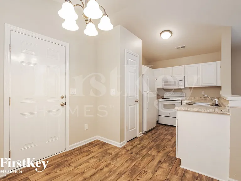 5823 Hamilton Oaks Dr — Photo 6
