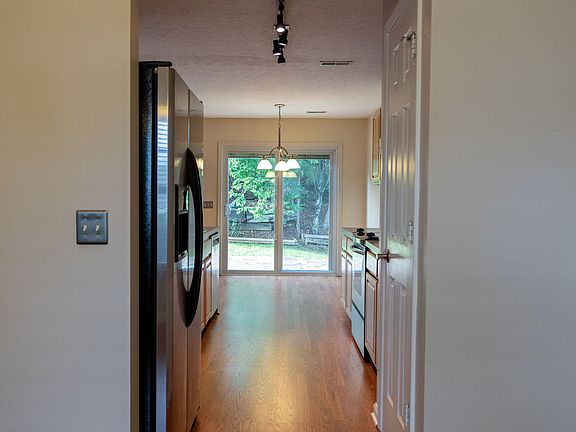 3rd image of 3608 Crossbrooke Dr