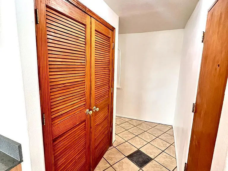 615 Candelaria Rd NW — Photo 6