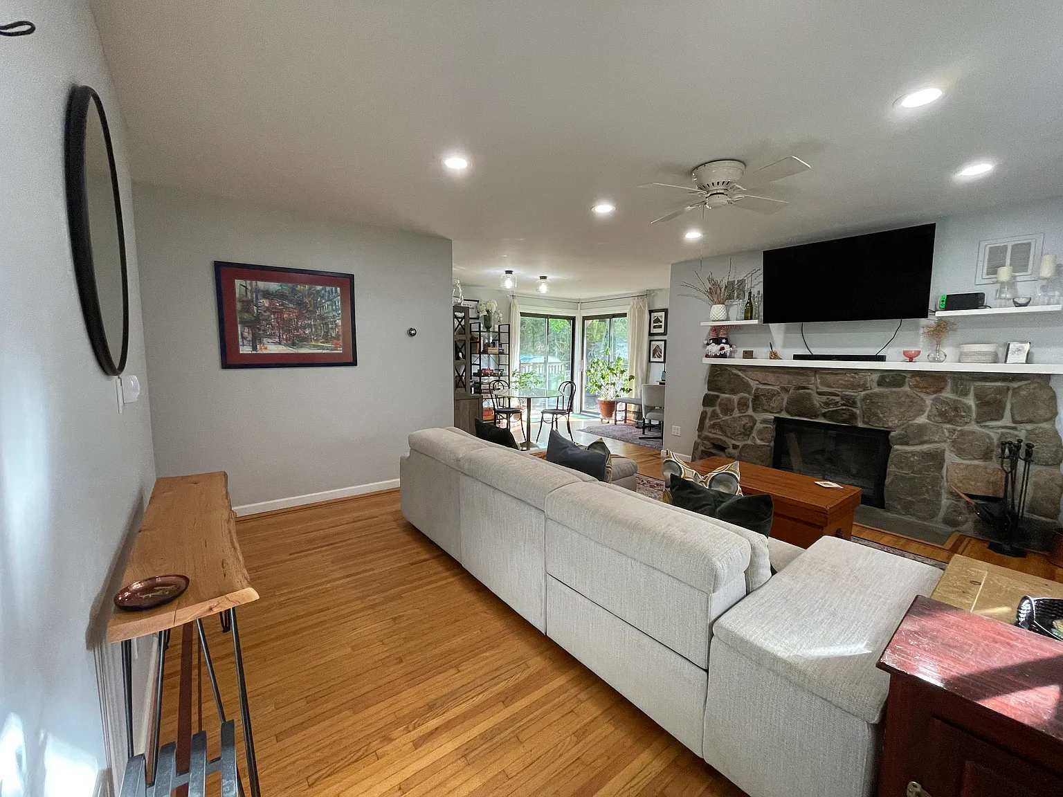 2 bed, 1.5 bath, 1200 sqft, $3,800 — Photo 1