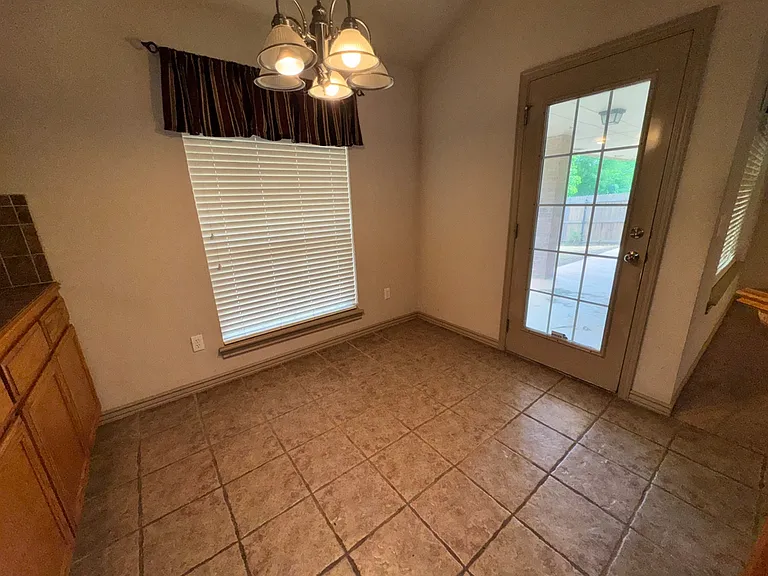 1424 Teakwood Dr — Photo 11