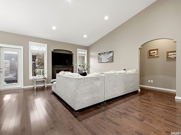 4th image of 4857 McCombie Crescent