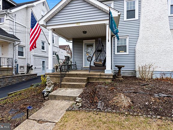 2nd image of 152 Woodbine Rd