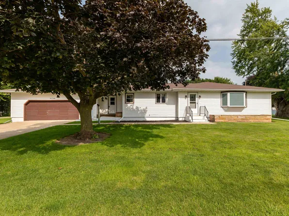 108 N Beebe St, Warren, IL 61087