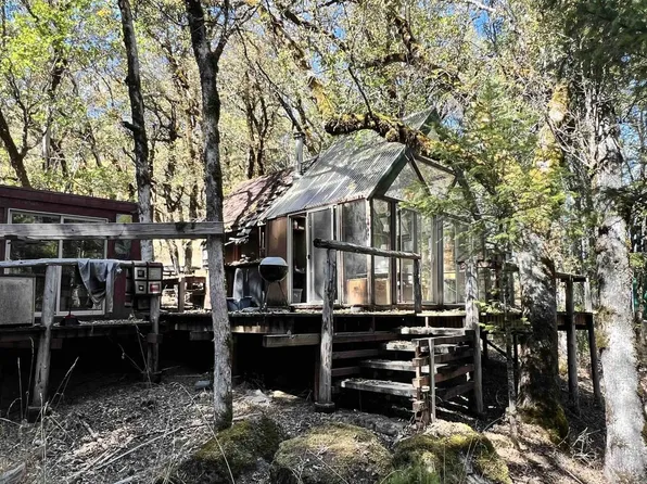 691 Sanicula Rd, Mad River, CA 95552