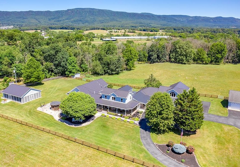 1st image of 112 Walking Horse Ln