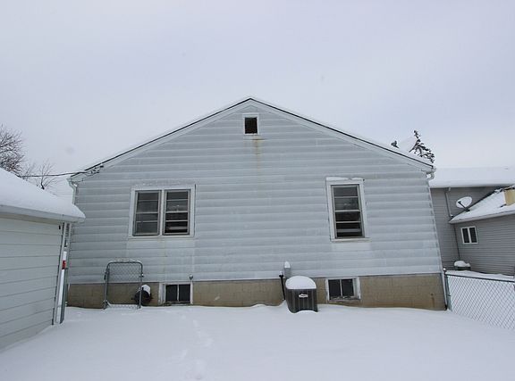 2nd image of 710 Amsterdam St