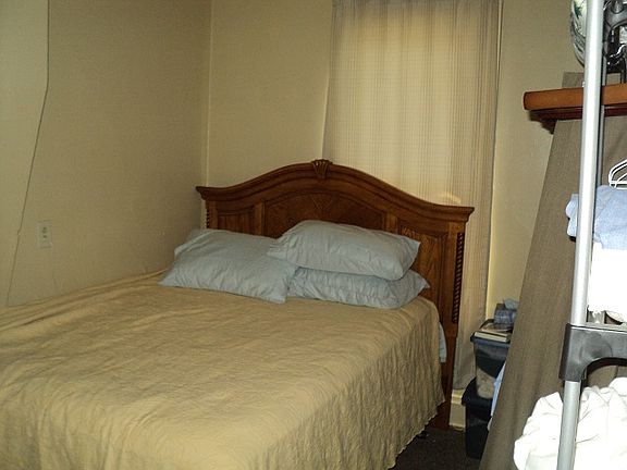 1St Bedroom Lower