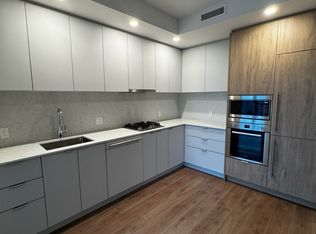 537 Cottonwood Ave #1903, Coquitlam, BC V3J 0S4