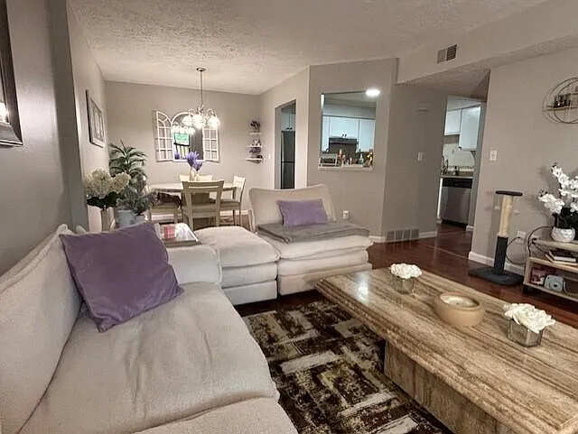 19255 Surrey Ln — Photo 8