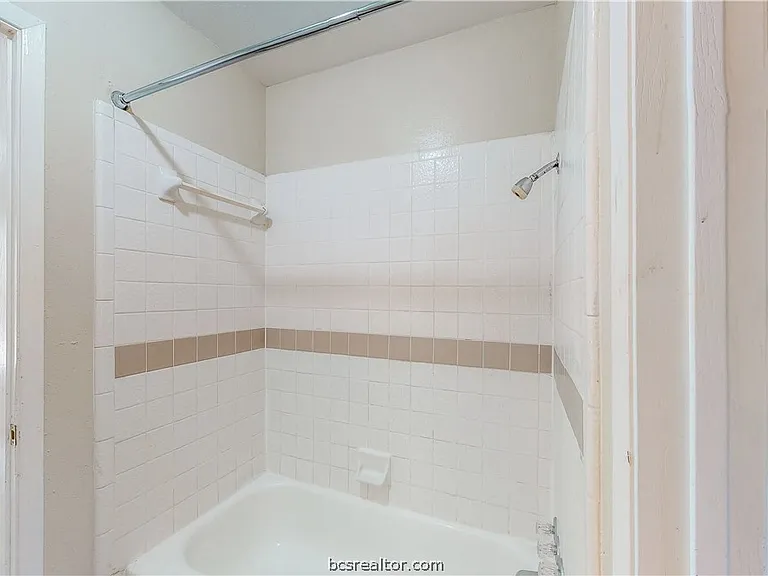 303 Manuel Dr #C — Photo 20