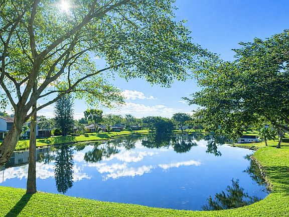 2nd image of 21851 Arriba Real #L