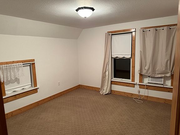 133 Lincoln St #2, Johnson Creek, WI 53038 | Zillow