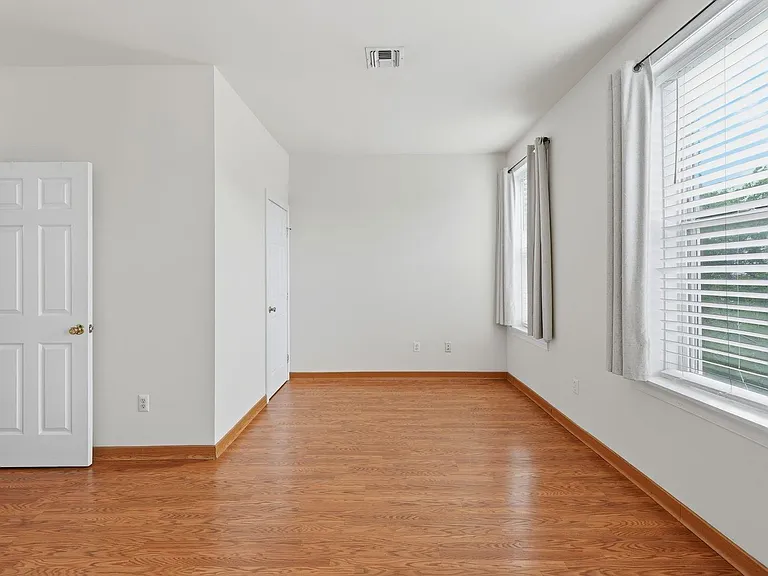 394 Woodlawn Ave #2 — Photo 22