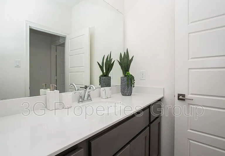 2807 Stanley Ave — Photo 30