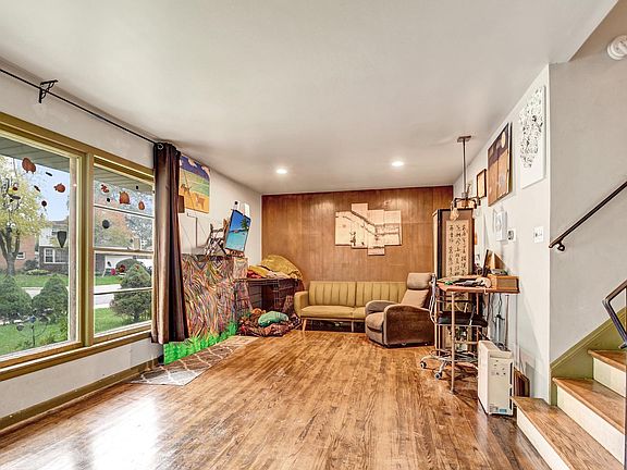 2nd image of 1036 E 159th Pl