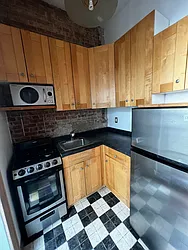 Rented by Salon Realty Corp