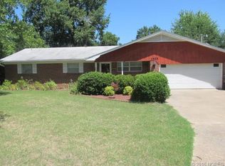 1525 E 9th St, Okmulgee, OK 74447