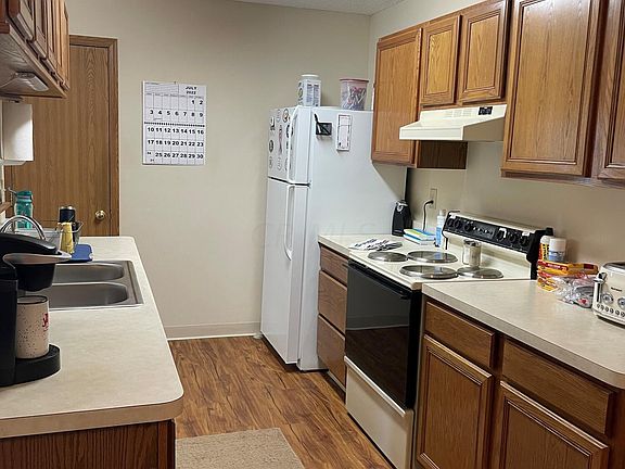 4th image of 98 Oak Creek Pl
