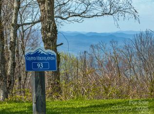 487 Grand Highlands Dr, Hendersonville, NC 28792