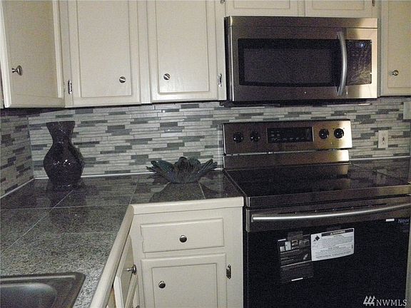 4th image of 8418 Winona St SW