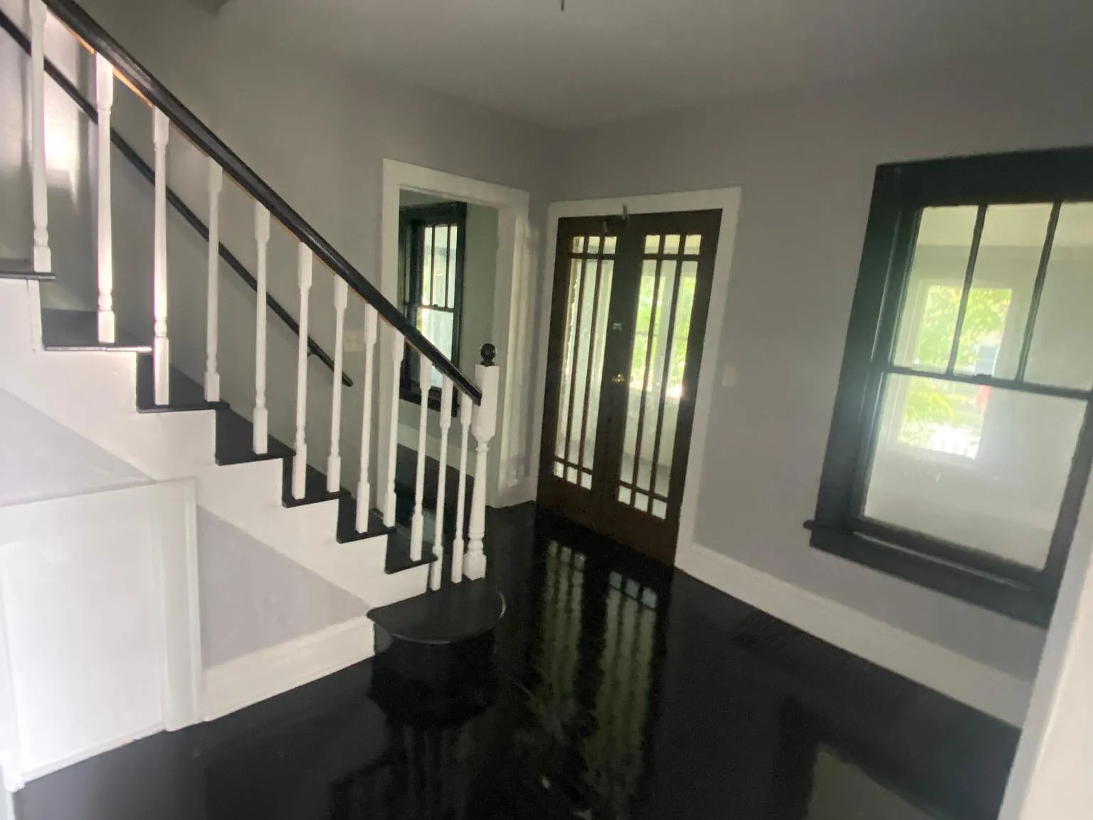 5 bed, 2300 sqft, $2,300 — Photo 3