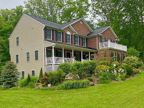 2nd image of 39 Kinsley Ln