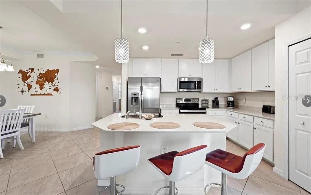 3 bed, 2.0 bath, 1286 sqft, $2,850 — Photo 4