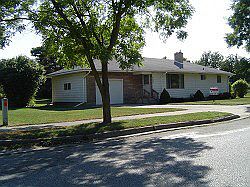 1st image of 703 W Ionia St