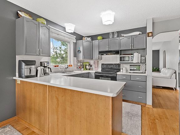 2nd image of 7503 190th St NW