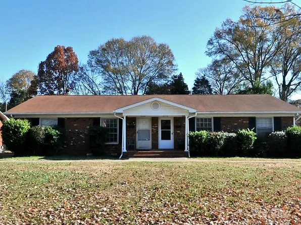 3718 Driftwood Dr, Charlotte, NC 28205