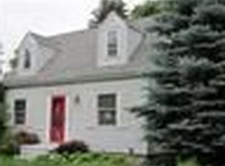 808 N 113th St, Wauwatosa, WI 53226