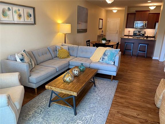 2nd image of 59 Crossing Creek Dr