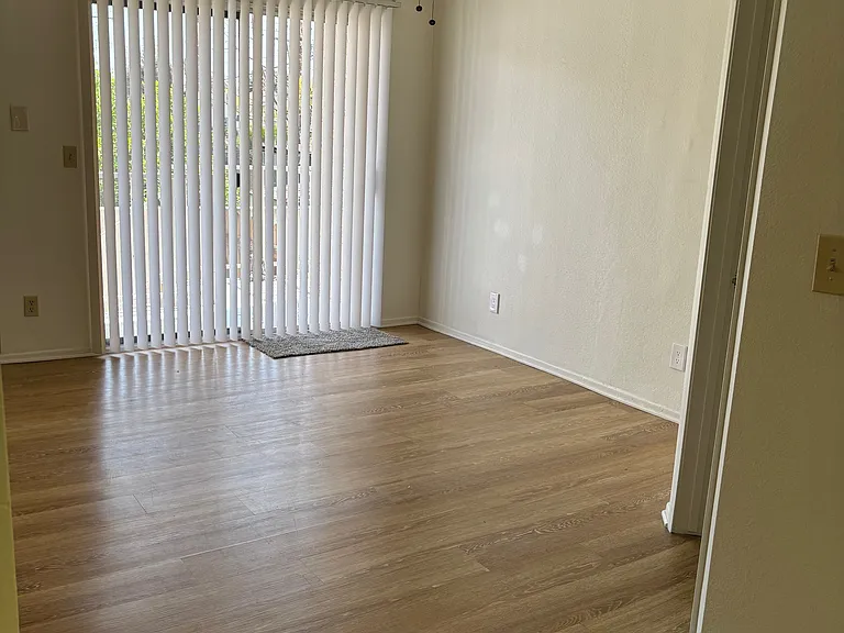 224 E Dexter St #12 — Photo 5