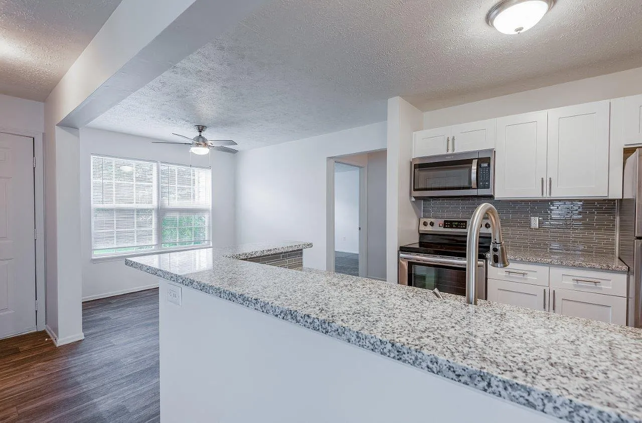 Westview Commons Apartment Homes — Photo 3