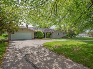 4009 Rodeo Rd, Davenport, IA 52806