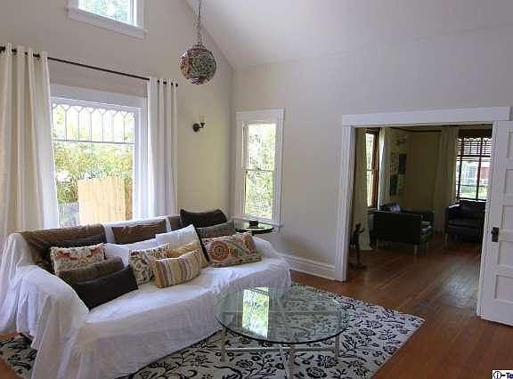 3rd image of 1108 Diamond Ave