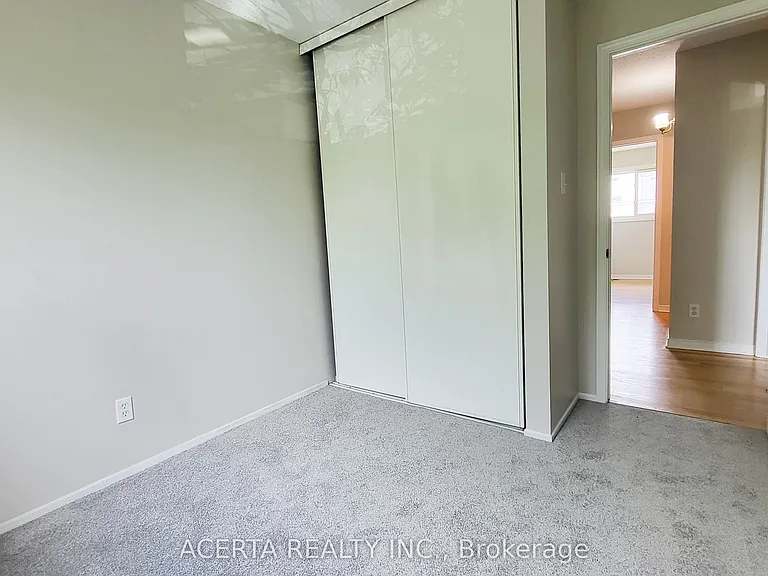 249 Teal Cres — Photo 17