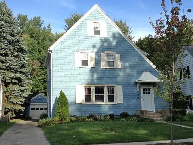 1st image of 226 E Durand St