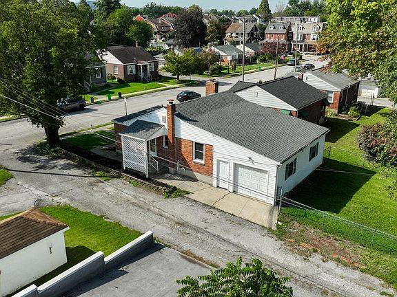 4th image of 831 E Maple St