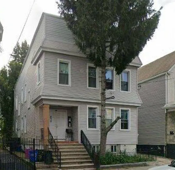 572 Grove St #1 — Photo 1