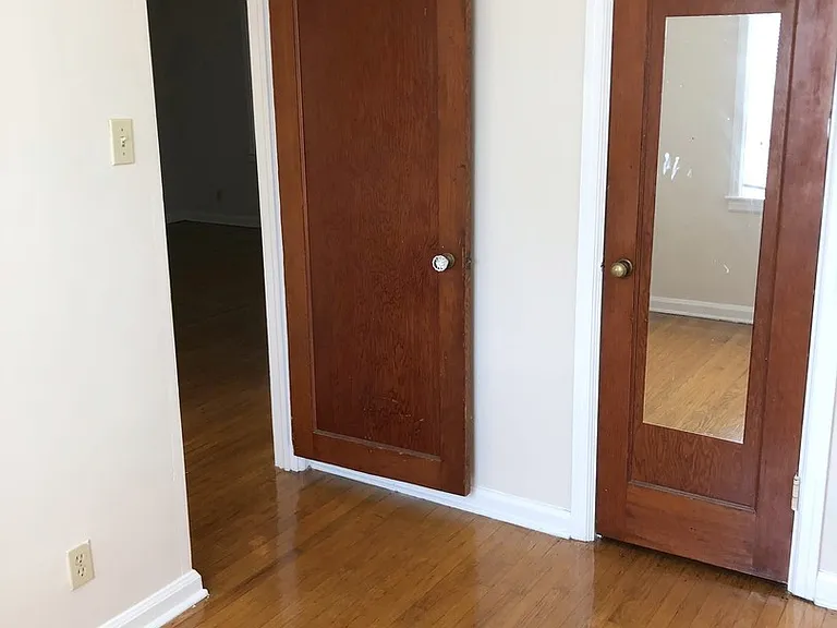 Nola Court Apartments — Photo 104