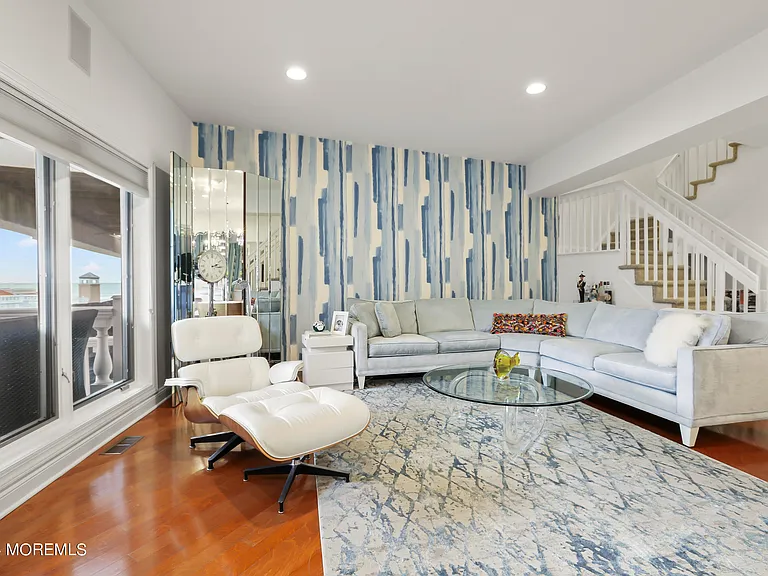 12 Riviera Dr — Photo 9