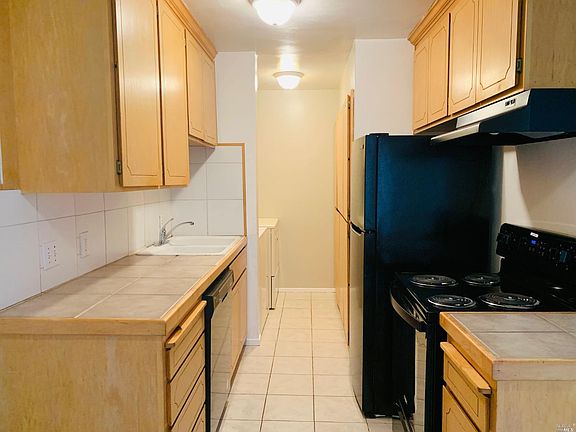 5th image of 440 Corcoran Avenue #3