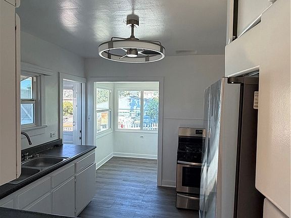 4th image of 2704 Mayfield Ave